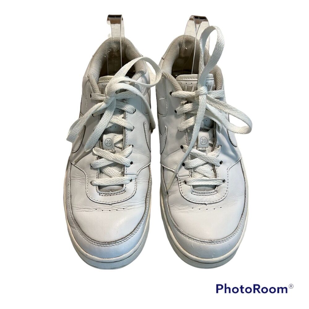 Nike 20 Twenty Women’s Low Top White Sneakers Shoes yr 2005 Size 8.5